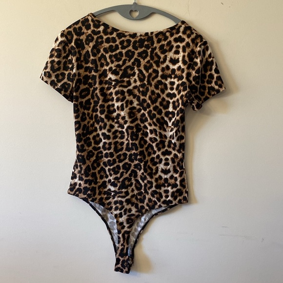 Popular 21 women’s animal print square neckline bodysuit thong snap closure M - Picture 5 of 11